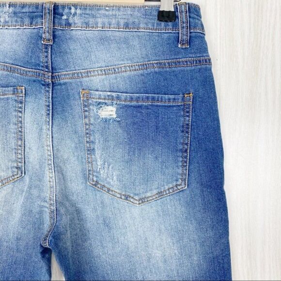 Altar'd State | High Rise Distressed Skinny Jean Size 26 - Picture 3 of 7